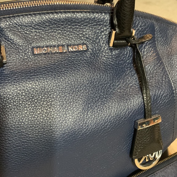 Michael Kors Navy Purse and Wallet set. - Picture 2 of 6